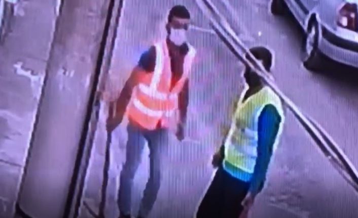 Yok artık dedirten hırsızlık kamerada: İşçi yeleği giyip fiber kablo çaldılar