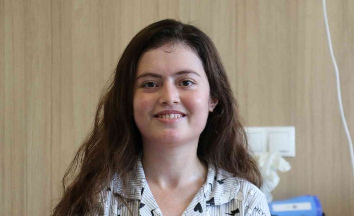 19 yaşındaki Emine Mutlu, 11 yıldır bağımlı olduğu oksijen cihazından, ‘organ bağışı’ ile kurtuldu