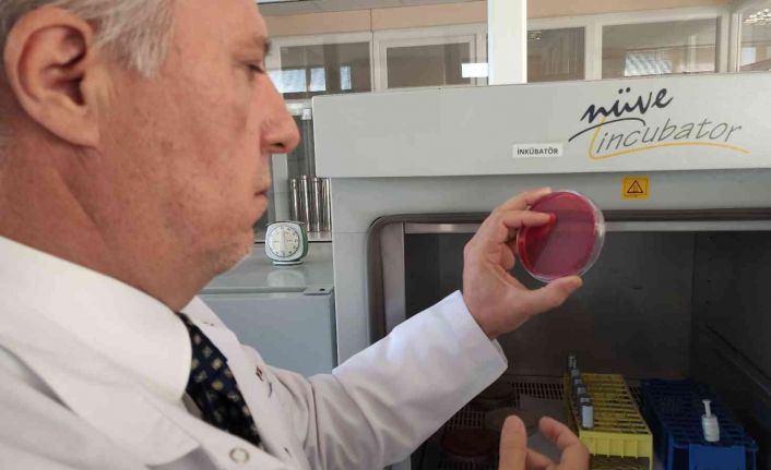 2 saatten fazla kullanılan maskeleri laboratuvarda inceledi gördüklerine inanamadı