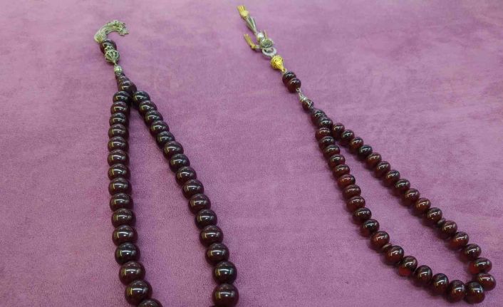 30 milyon yıllık fosillerden yapılan kehribar tespihler 70 bin liraya satılıyor