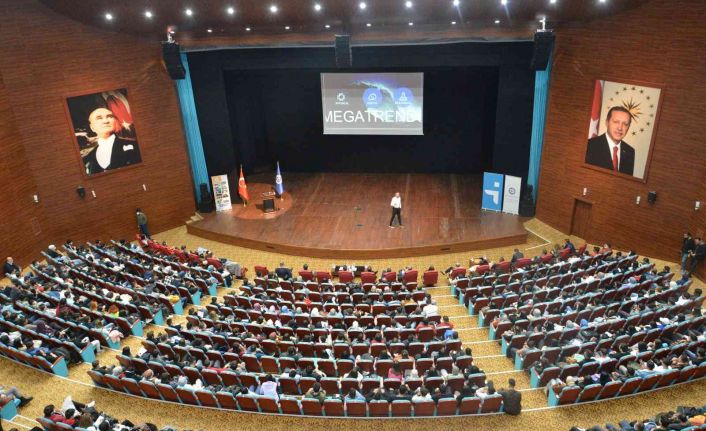 40 ayrı şirket temsilcisi, Uşak Üniversitesi’nde bir araya geldi