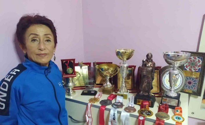 41 yıllık emekli öğretmen Nilgün Çelik, “Öğretmenlikten emekli oldum, hayattan değil”