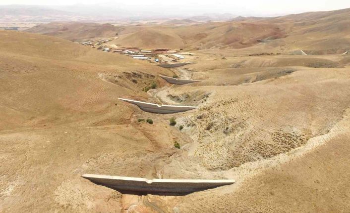 8 adet tersip bendi ile yerleşim yeri ve arazilerin taşkın riski azaltıldı