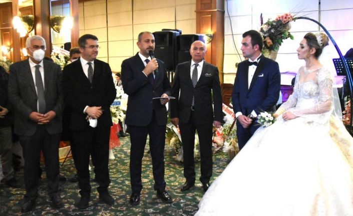 Adalet Bakanı Gül, ETSO Meclis Başkanı Özakalın ailesinin nikah şahidi oldu