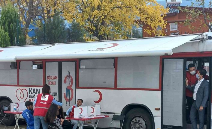 ADÜ Karacasu MYO Öğrencileri, kan ve organ bağışı kampanyası düzenledi