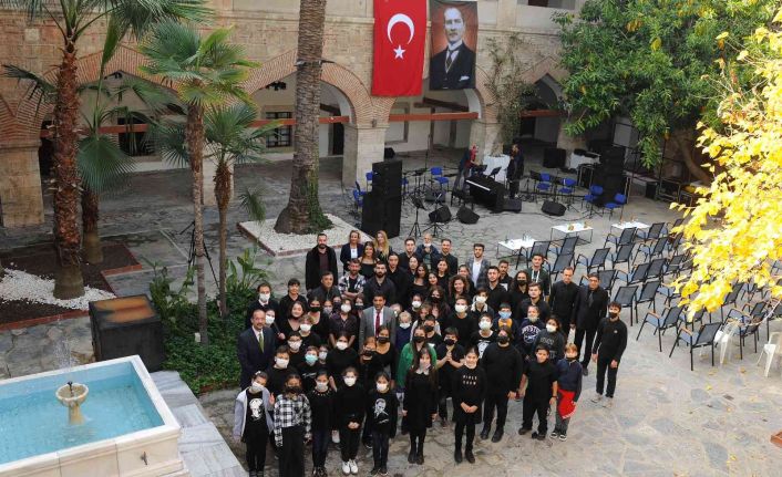 ADÜ Rektörü Aldemir, Devlet Konservatuarı öğrencileri ile bir araya geldi
