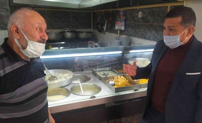 Ahmet Erbaş, askıda geleneğini 40 yıldır devam ettiren işletmeciyi tebrik etti