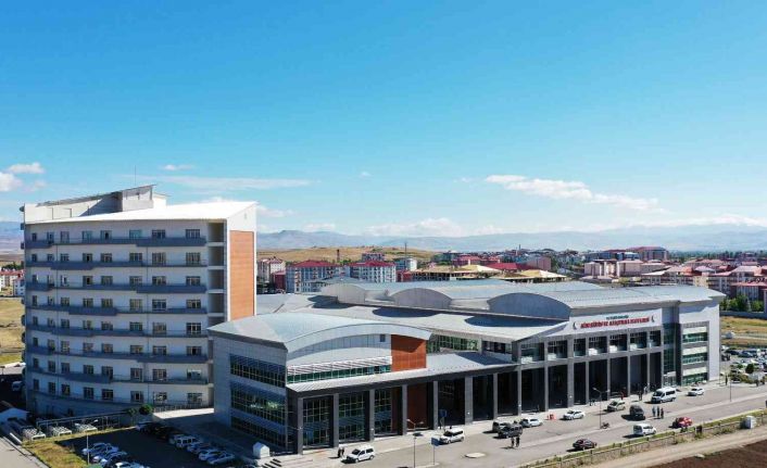 AİÇÜ Eğitim ve Araştırma Hastanesi’nde akciğer rezeksiyonu ameliyatı başarı ile gerçekleştirildi