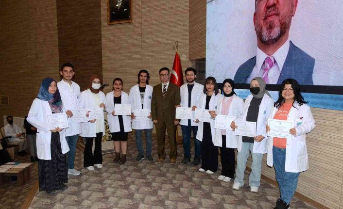 Akademik Gelişim Programı’nı tamamlayan Meram Tıp öğrencileri sertifikalarını aldı