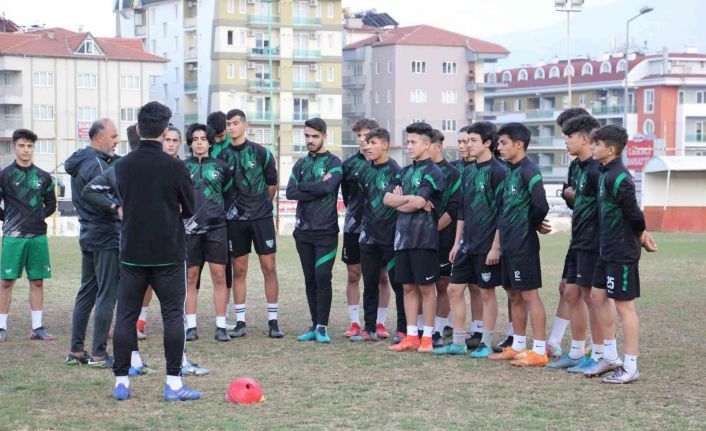 Ali Yalçın: "Üst liglerde seyirci alınıyor Gelişim Ligi’nde neden alınmıyor"