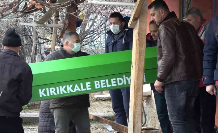 Alışveriş için oğluyla pazara gidecekti, yatağında ölü bulundu