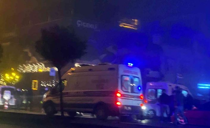 Alkollü eğlence mekanı önündeki silahlı kavgaya karışan 2 şüpheli teslim oldu