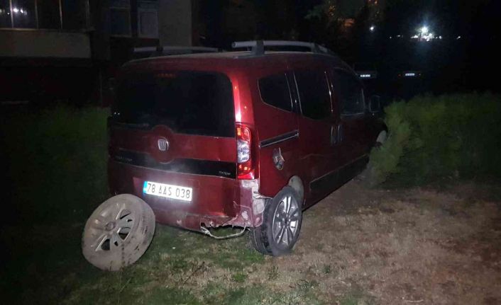 Alkollü sürücü aracıyla uçtuğu bahçeden kaçmaya çalıştı: Kaza anı kamerada