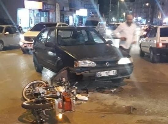 Ankara’da çalıntı motosiklet ile otomobil çarpıştı: 1 yaralı