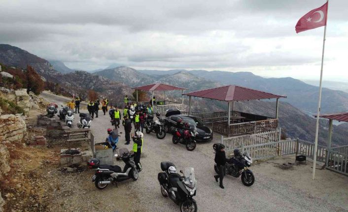 Antalya’da 15 kişilik motosiklet timi ilçe ilçe gezip, ilçelerin tanıtımını yapıyor