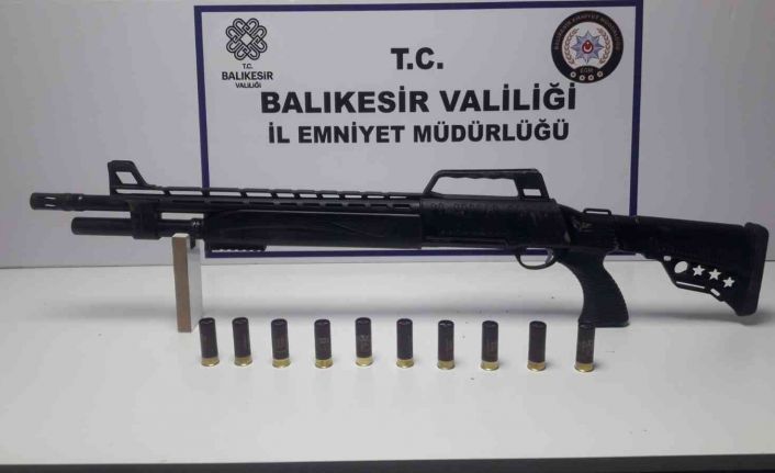 Balıkesir’de polisten 13 kişiye gözaltı