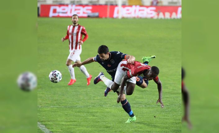 Başakşehir - Sivasspor maçının VAR’ı Özgüç Türkalp