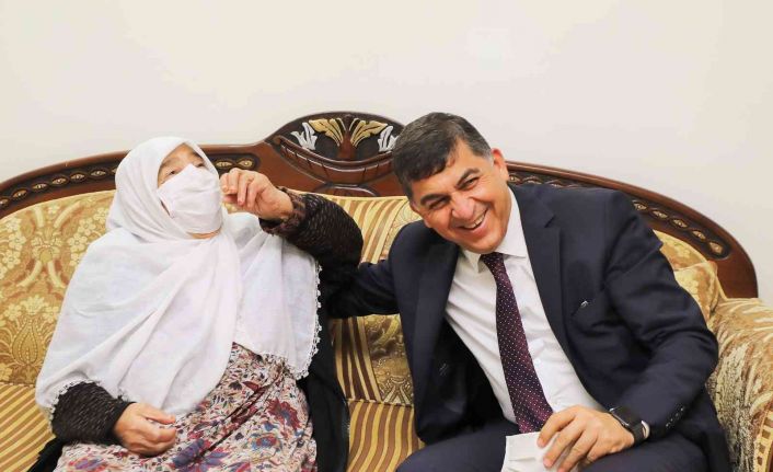 Başkan Fadıloğlu Hatice teyzenin misafiri oldu