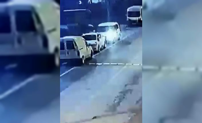 Bir caddeden 13 mazgalı böyle çaldılar...Hurdanın fiyatı yükselince rögar hırsızlığı arttı