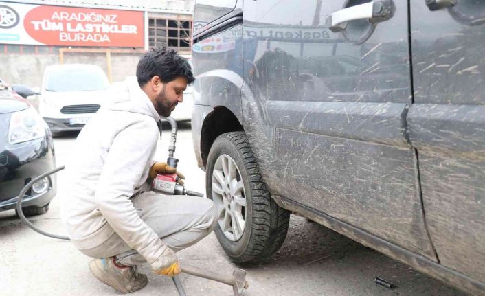 Bolu’da, kış öncesi oto lastikçilerin yoğun mesaisi başladı
