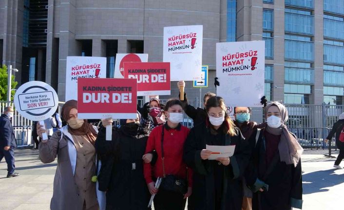 Can Ataklı’nın başörtülü öğretmene hakaret davasına devam edildi