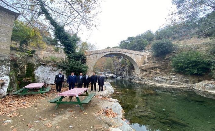 Çanakkale Valisi tarihi Mıhlı Köprüsünü inceledi
