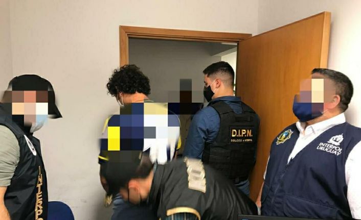 Çiftlik Bank davasının sanığı Mehmet Aydın’ın ağabeyi olan ve Temmuz ayında Uruguay’da yakalanarak tutuklanan Fatih Aydın teslim alındı. Aydın, Türkiye’ye gelmek üzere yola çıktı.