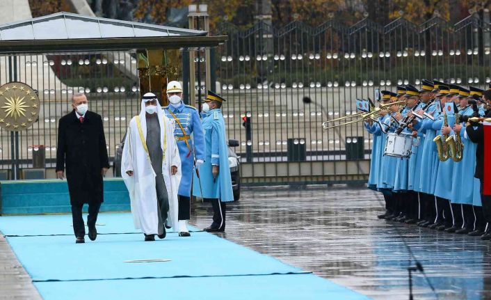 Cumhurbaşkanı Erdoğan, BAE Veliaht Prensi bin Zayed’i resmi törenle karşıladı