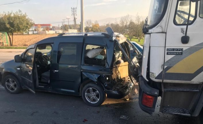 D-100’de dört araçlı zincirleme kaza: 1 yaralı