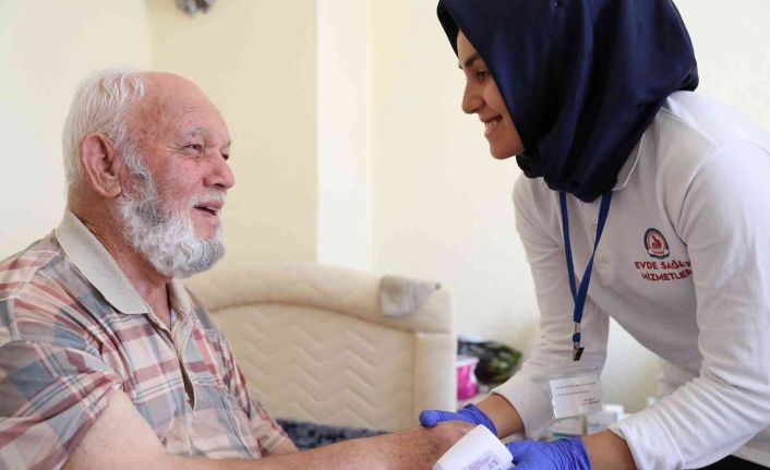 Denizlililer 4 yıldır sağlık hizmetlerinden evlerinde yararlanıyor