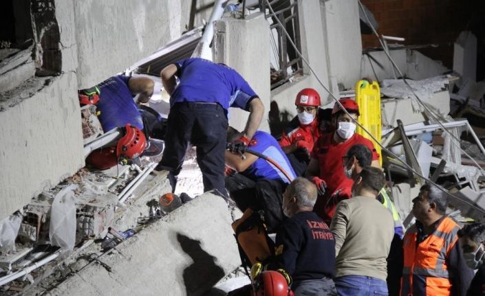 Depremde 30 kişinin hayatını kaybettiği binada, 2003 ve 2005 depremlerinden sonra önlem alınmamış