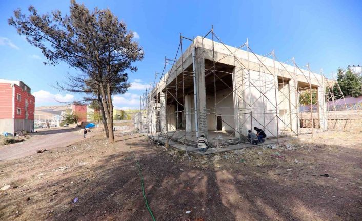 Derik Gençlik ve Kültür Merkezinde çalışmalar devam ediyor