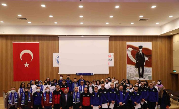 Develi Belediyespor Seyrani Kampüsü’nde öğrencilerle bir araya geldi