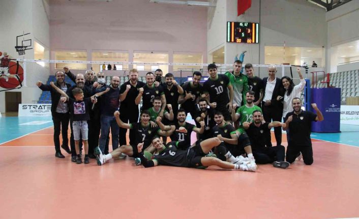 Efeler Ligi: Bingöl Solhan Spor: 3 - Avşar Maden Suyu Afyon Bld. Yüntaş: 1