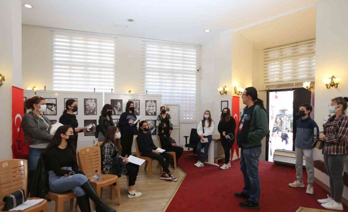 Efeler’in tiyatro atölyeleri için yeteneklerini sergilediler