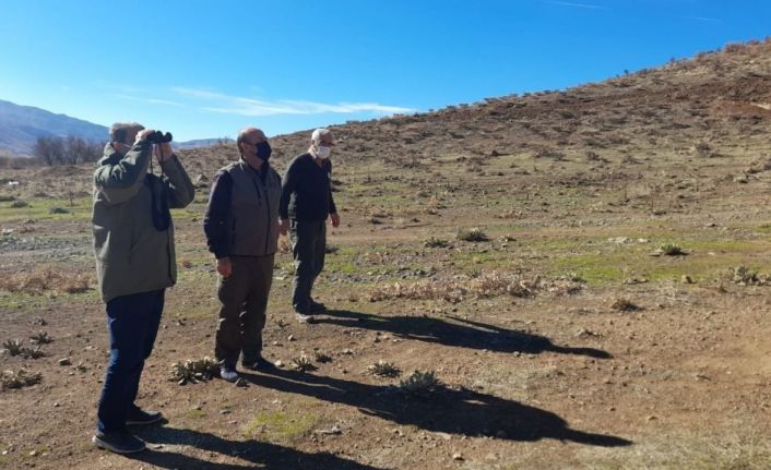 Elazığ’da yasa dışı avlanan 6 kişiye ceza kesildi, 2 otomatik tüfeğe el konuldu