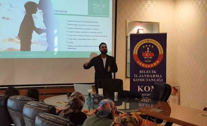 ’’En İyi Narkotik Polisi Anne’’ projesi kapsamında 150 anne ve anne adaylarına bilgi verildi