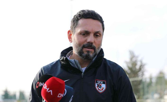 Erol Bulut: "Hakem, Trabzonspor’a vermediği kırmızı kartla 4. dakikada maçı bitirdi"