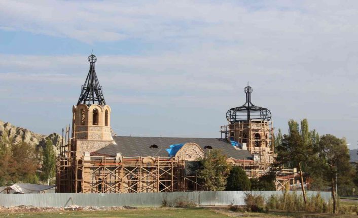 Erzurum’da bulunan Oltu Rus Kilisesi’nde restorasyon çalışmaları devam ediyor