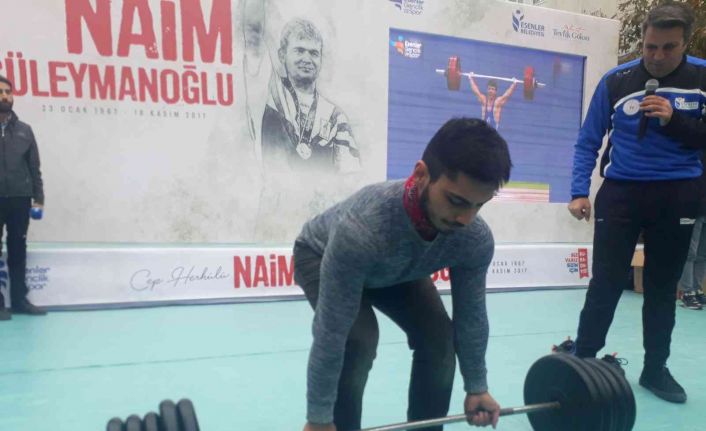 Esenler’de "cep herkülü"nü anmak için ilginç yarış