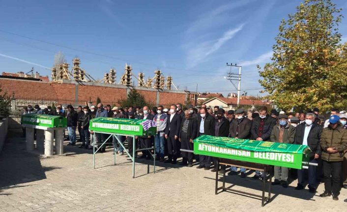 Eski kayınpeder dehşetinde katliama kurban gidenler toprağa verildi