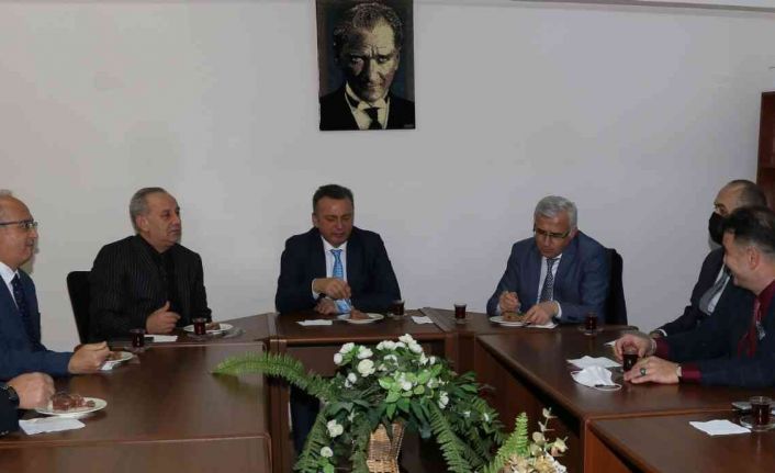 ESOGÜ Sosyal Bilimler Enstitüsü’nün yeni Müdürü Doç. Dr. Oytun Meçik görevine başladı