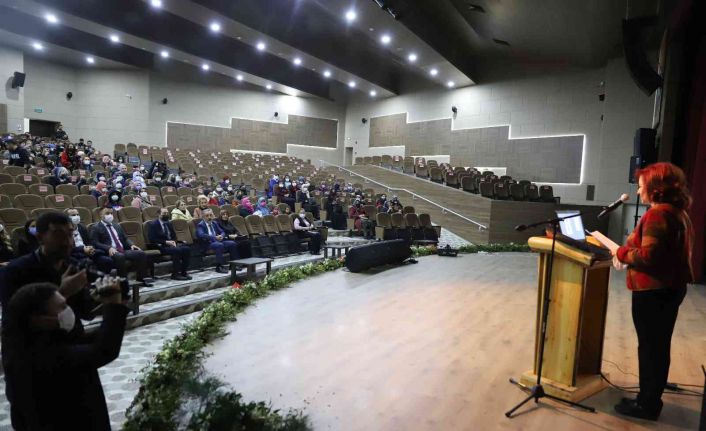 Ev hanımları seramik sanatı ile para kazanacak