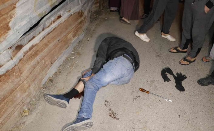 Ev sahibiyle karşılaşan hırsız balkondan kaçmak isterken 3’üncü kattan aşağı düştü