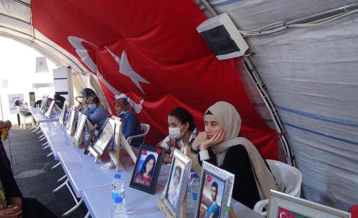 Evlat nöbeti tutan ailelerden Meral Akşener’e çağrı: "Sizde biraz vicdan varsa, şehit ailesine küfür eden Türkkan’ı partiden atarsınız"
