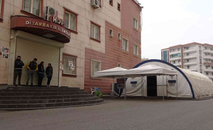 Evlat nöbetindeki anne Artık: “6 yıldır ağlıyorum; artık ağlamayacağım ve oğlumu dört gözle bekliyorum”