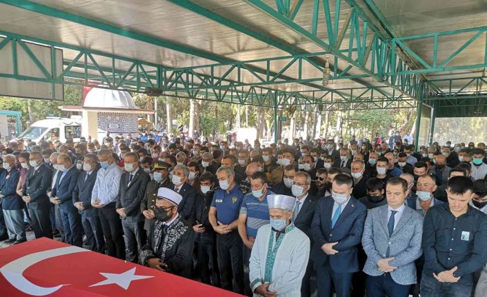 Görev başında kalp krizi geçirerek şehit olan er toprağa verildi