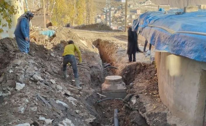 Hakkari’de 700 metre yeni kanalizasyon hattı yapıldı