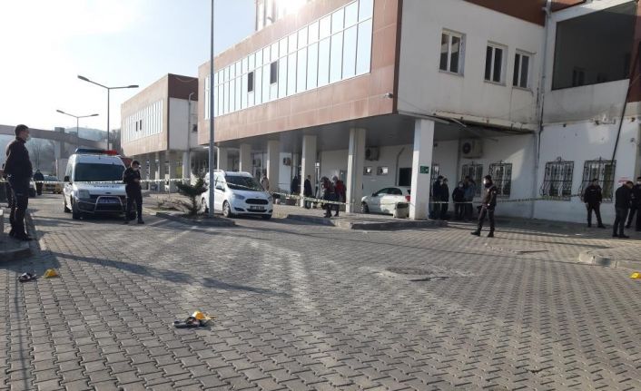 Hastane bahçesinde silahla üç güvenlik görevlisini yaralayan sanık korkutmak amacıyla ateş etmiş