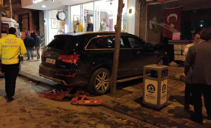 Havaya ateş ederek ilerleyen şehir magandaları 4 kilometrelik kaçış sonrası duvara tosladı